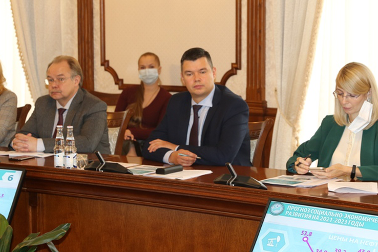 Должностные лица Комитета финансов Ленинградской области приняли участие в заседании Муниципальной школы,   действующей при Законодательном собрании Ленинградской области